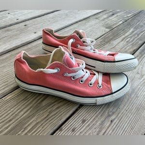 Converse Chuck Taylor All Star Unisex Low Casual Sneakers Pink and White